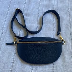 NWOT Diva Leather waist bag.